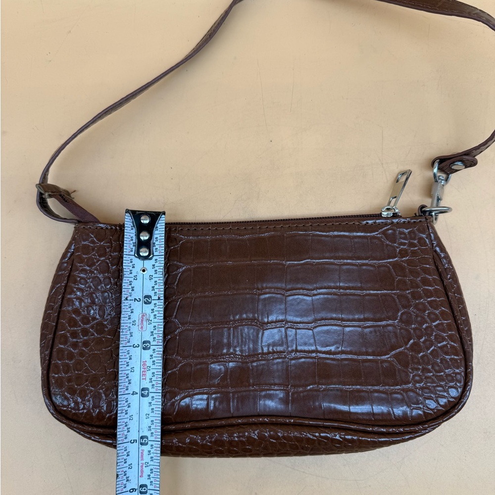 Chic White And Brown Crocodile Pattern Shoulder B… - image 4